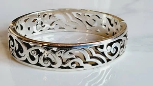 VINTAGE BRIGHTON HINGED OVAL BANGLE BRACELET - SILVER PLATED #245 - Picture 1 of 3