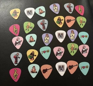 Colorful Guitar Picks 30 Picks Medium Thickness 0.71mm Great For Kids Or Adults - Picture 1 of 1