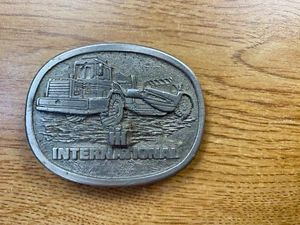 Hebilla de cinturón cosechadora internacional tono plata - Imagen 1 de 3