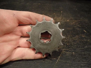 1976C 1977D YAMAHA TY250 MOTOR SPROCKET - Picture 1 of 3