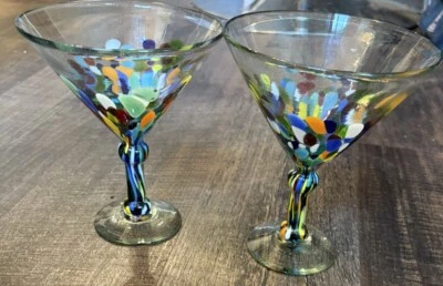 2 vasos de martini confeti arte mexicano pesado soplado a mano 6,5" alto 5,25" alrededor Foto 1 de 4