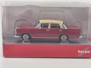 Maqueta coche Herpa 1:87 H0 Mercedes-Benz 200 Nº 430739 - Imagen 1 de 6