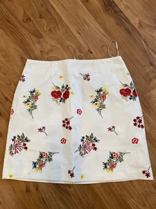 Ladies Size 8 White Floral Cotton Mini Skirt From Newlook Vgc - Picture 1 of 4