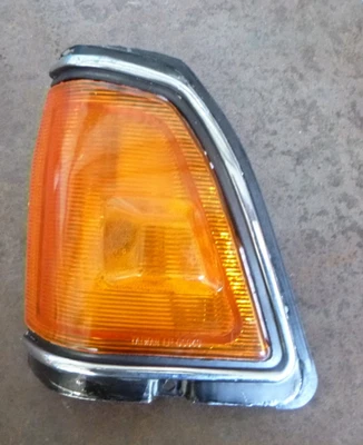 Nissan Datsun Bluebird 910 series 1 Left Corner Light — 第 1/3 张图片