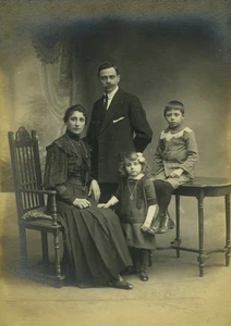 Frankreich Lyon Familie Portrait alte Kabinettkarte Foto Cie Americaine 1918 - Bild 1 von 3