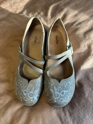 Zapatos planos para mujer Taos Mary Jane talla 9,5 gris bordado floral Foto 1 de 4