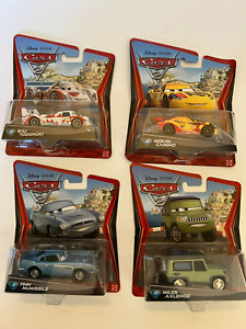 Disney Pixar CARS 2 films jouets moulés sous pression Mattel 2010 MOC (LOT de 4) Neuf dans sa boîte