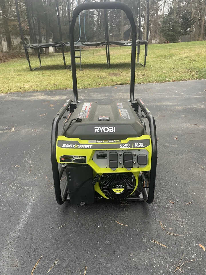 ***Usado solo una vez*** Generador portátil RYOBI 6.500 vatios  Foto 1 de 1