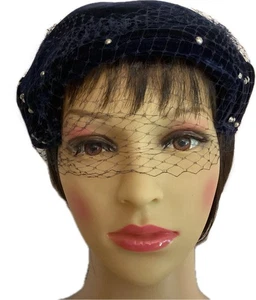 1950'S WOMEN'S SKULL CAP HAT NAVY BLUE BLACK WITH NET VEIL VINTAGE - Picture 1 of 12