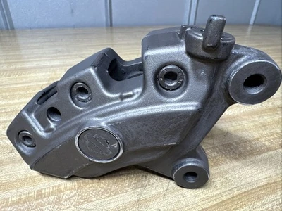 PINZA DE FRENO BREMBO DELANTERA DERECHA HARLEY-DAVIDSON STREET GLIDE FLHX 44023-08 Foto 1 de 4