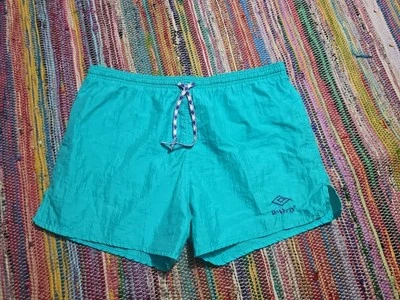 Pantalones Cortos De Fútbol De Colección Años 80 90 Umbro Sobre La Rodilla Brillante Satinado Nylon Hombres M Foto 1 de 4