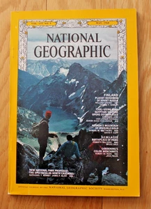National Geographic Mayo 1968; Finlandia; Buitres; Cascadas; Ile de la Cite; Oro - Imagen 1 de 24