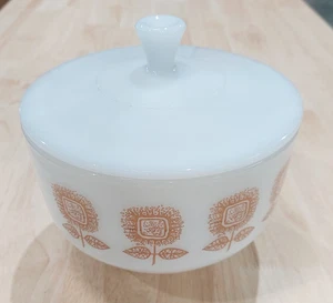 Federal Milchglas 1 1/2 Quart Sonnenblume bedeckt Schüssel Kasserolle Mischen mit Deckel - Bild 1 von 4