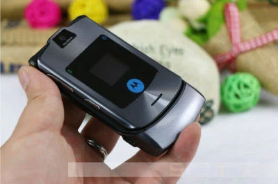 Original Motorola RAZR V3i GSM Bluetooth CAMERA Flip Cellular Phone Mobile Phone - Image 1 of 2