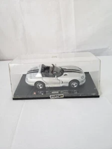 1999 NEW RAY DIECAST CAR ~ SILVER DODGE VIPER ~ 1/32 ~ NEW IN SHOWCASE - Picture 1 of 5