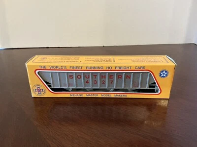 Mehano HO Scale Southern 4327 Freight Car Hopper Car Train Car - Image 1 of 3