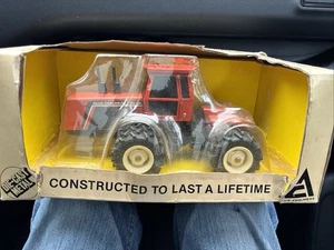 VINTAGE ERTL 1983 ALLIS-CHALMERS 1:32 SCALE 4W-305 TRACTOR WITH CAB #1225 NEW!! - Picture 1 of 9