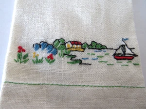 Toalla de mano de té cosida a mano de colección lino velero océano paisaje marino frente a la playa - Imagen 1 de 6