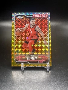 🦖 2025 Topps Chrome Fred VanVleet Gold Geometric Refractor /50 #137 Raptors 🦖 - Picture 1 of 2