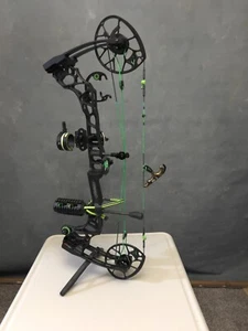 Customized Mathews Triax compound bow right hand 50lbs - Picture 1 of 10