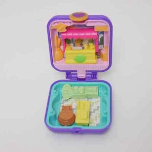 Polly Pocket Tiny Compact Farmers Market - Picture 1 of 3