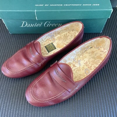 Vintage Daniel Green RED Leather Comfy Loafers “Dormie” Size 6.5 In Original Box - Image 1 of 4
