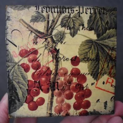 CHARMING VTG CEDAR MOUNTAIN HAND MADE MINI DECORATIVE WOOD BLOCK: HUCKLEBERRY - Image 1 of 3