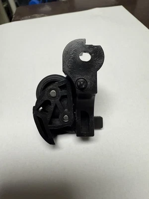 VIKING HUSQVARNA 210 230 MÁQUINA DE COSTURA PEÇA DE REPOSIÇÃO ENROLADOR DE BOBINA - Imagem 1 de 2