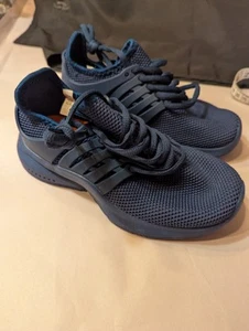 Boys Size 1 (EU 32)Blue Lightweight Lace Up Sneakers New - Picture 1 of 9
