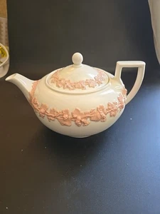 RARE Wedgwood Queen’s Ware Embossed Pink On White Smooth Edge Teapot - - Picture 1 of 16