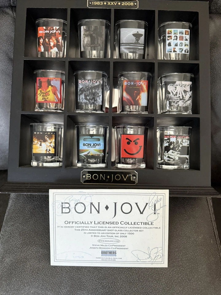 JUEGO DE VASOS BON JOVI SHOT (12)...25 ANIVERSARIO 1983-2008 Foto 1 de 1