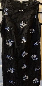 ann taylor kleid 0 petite schwarz mit blauer Blumenstickerei - Bild 1 von 7