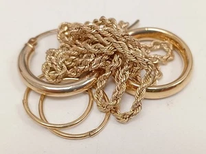Scrap Tested 9ct Gold Mixed Jewellery Weight 3.65 Grams Spares/Repairs/Meltdown - Picture 1 of 7