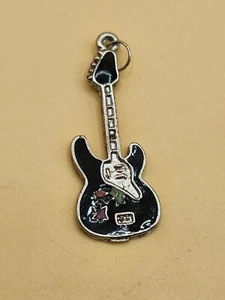 Guitarra Eléctrica Tono Plateado Esmalte Negro con Estrellas Multicolores, 1-1/2", Usada en Excelente Condición - Imagen 1 de 5