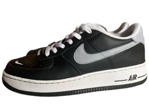 Mens Teens Nike Air Force 1 07 LV8 Swoosh Black Size 6 Casual Trainers - Picture 1 of 11
