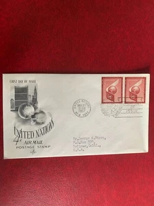 UN NEW YORK 1957 FDC ARTCRAFT AIRMAIL AEREO COPPIA ALA & GLOBO - Foto 1 di 1