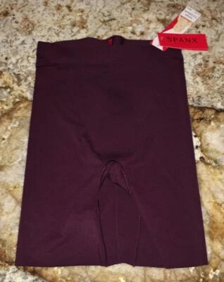 SPANX ThinStincts Mid Thigh Slimmer Firm Control Fine Wine Shorts NEW Womens S - Изображение 1 из 4