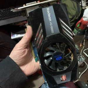 ASUS AMD Radeon HD 6850 (EAH6850 DC/2DIS/1GD5/V2) 1GB GDDR5 SDRAM PCI Express... - Picture 1 of 3