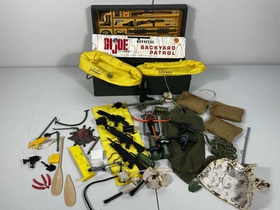 De colección años 60 G.I. Joe Footlocker Lote Hasbro Japón Accesorios Armas Ropa Balsa Foto 1 de 4