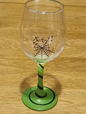NOVELTY LIME GREEN BLACK SPIDER WEB COBWEB HALLOWEEN PARTY WINE GLASS - Image 1 of 4