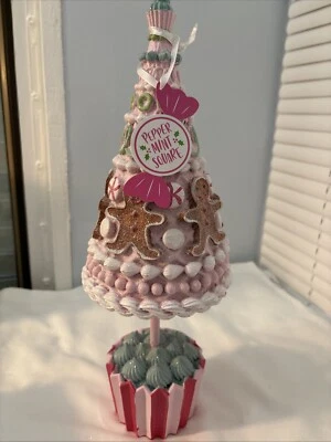 Nuevo Menta Cuadrado Pan de Jengibre Hombre Rosa Batido Cupcake Árbol Navidad Foto 1 de 2