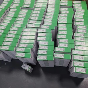 TSXDSZ32T2 Schneider PLC Module fedex or DHL Expedited Shipping - Afbeelding 1 van 3