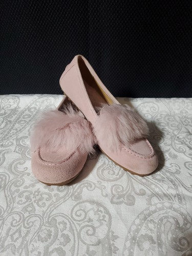 Mocassino UGG rosa Kaley Wisp taglia 6 scamosciato pelliccia orlo ballerine nuovo slip on