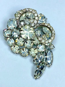 WEISS Vintage Silver Tone Pin Brooch Floral - Picture 1 of 12