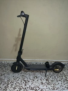 Xiaomi Mi Scooter M365 Patinete Eléctrico Plegable - Negro - Imagen 1 de 4