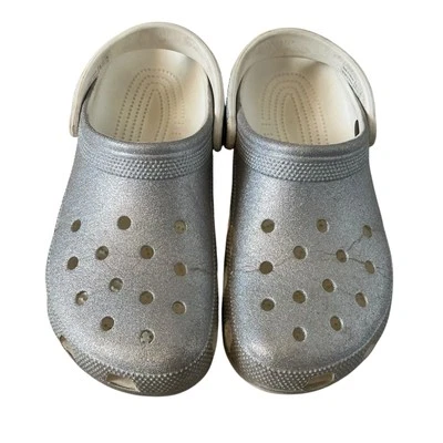 Zuecos Crocs para mujer 10 para hombre 8 clásicos plateados brillantes Foto 1 de 4