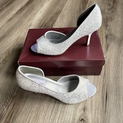 Zapatos de salón Dyeables Sophie de encaje blancos tacones atemporales para mujer talla 9,5 B boda nupcial Foto 1 de 4