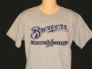 Jungen Milwaukee Brewers T-Shirt Größe Medium Large Baseball Kurzarm Logo grau - Bild 1 von 4