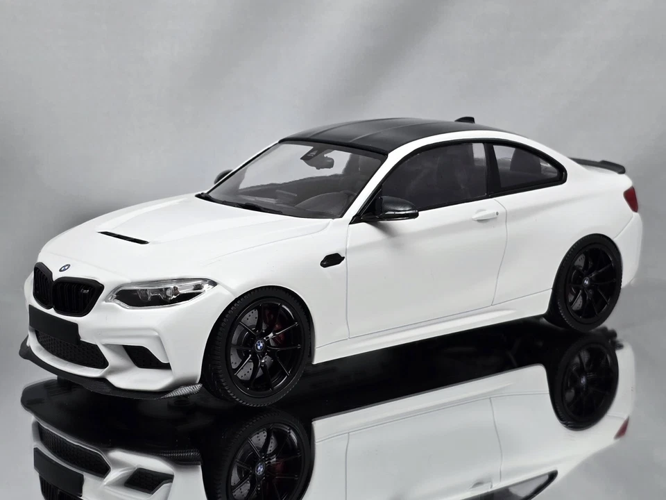 Minichamps BMW M2 CS Coupe (F87) 2020 White With Black Rims 1:18 - Image 1 of 4