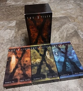 1996 Vintage The X-Files Season 2 3 VHS Tape Set EUC Tested TV Show  - Bild 1 von 10